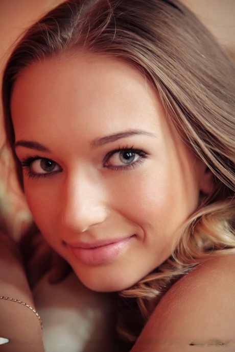 Amy Moore free model img