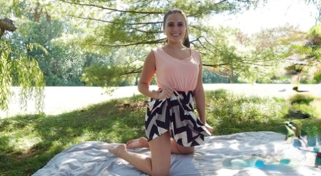 Kaley Kade star erotic pic