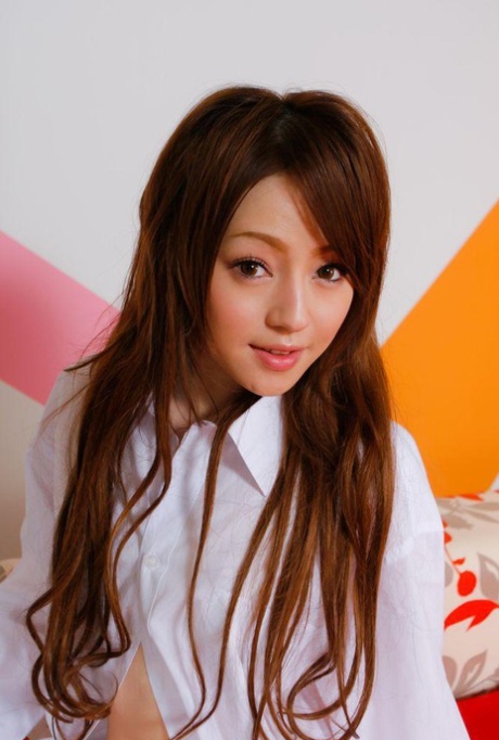 Ria Sakurai porn actress pics