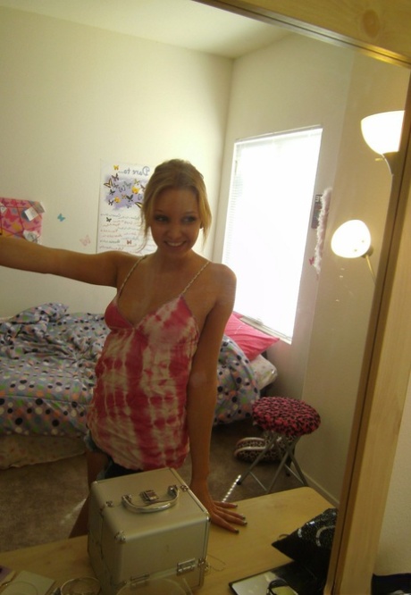 blonde amateur beautiful nude gallery