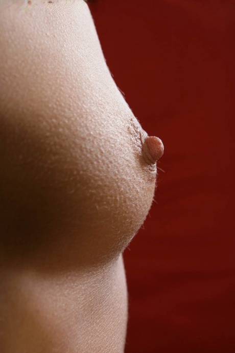 teen nipples top pic