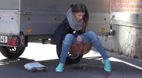 public pissing top pic