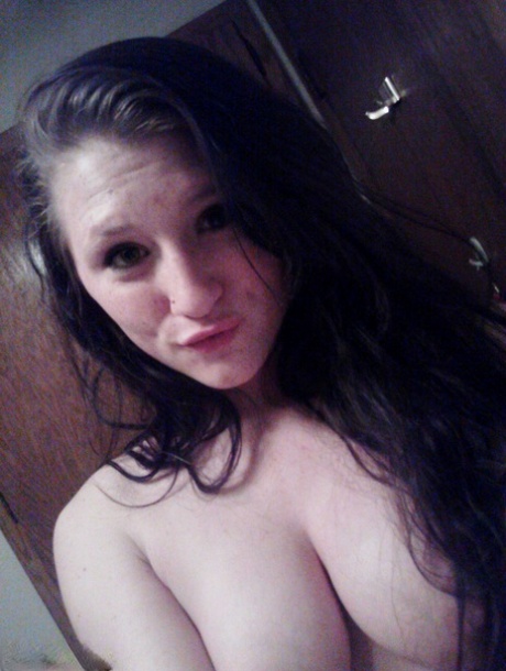 boobs selfie free porn image