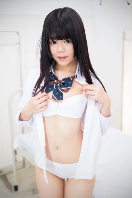 女学生内衣 免費色情 畫廊