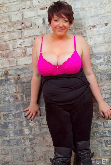 busty amateur porno images