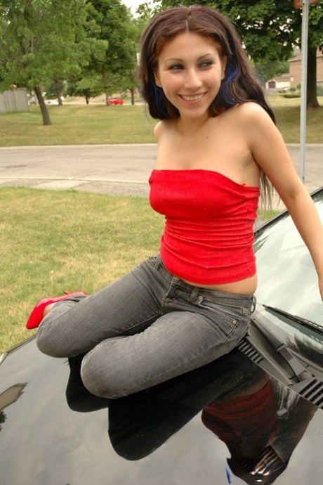 Angel Button hd pornstar photo