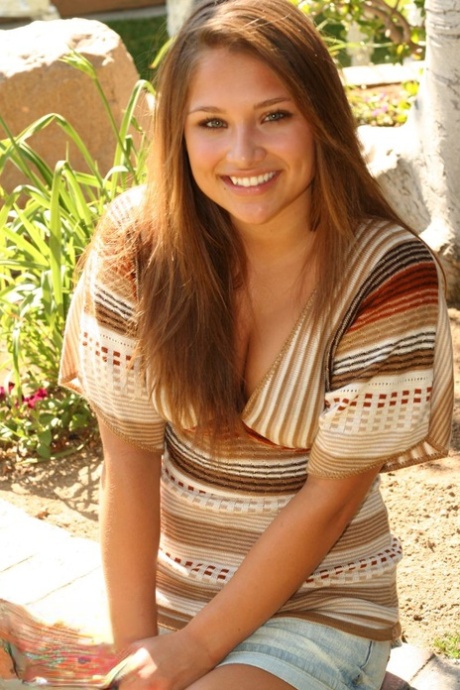 Lili Jensen model porn img