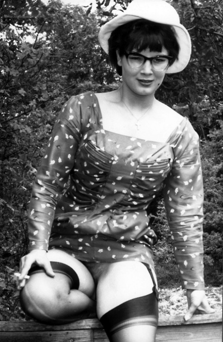 ヴィンテージ 毛深い 美しい裸 画像