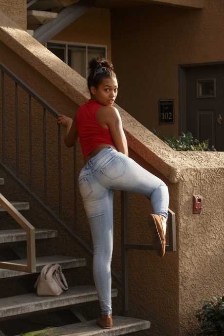 Noelle Monique erotic model gallery