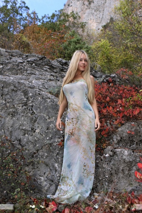 Flora C sexy model pic