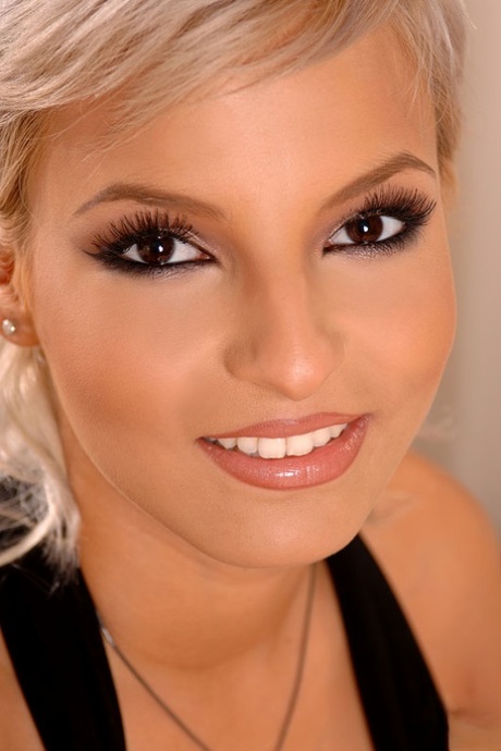 Eve Smile nudes star images