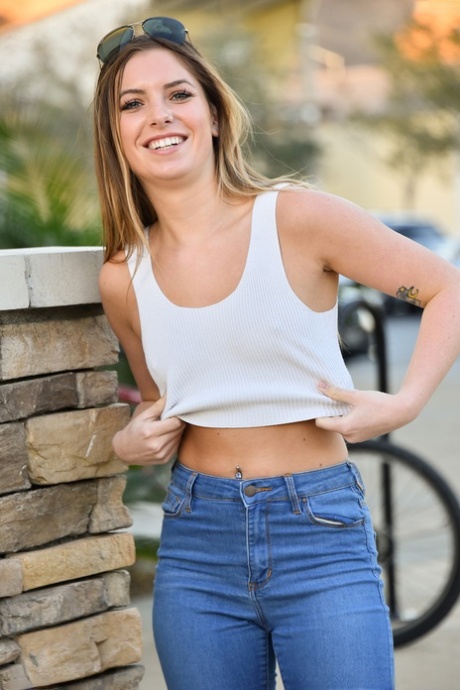 Summer Brooks pretty star picture