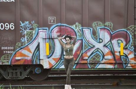 Cindy Cupcakes star exclusive pics