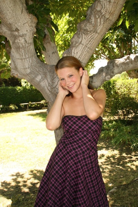 Holly Webster pretty pornstar photos
