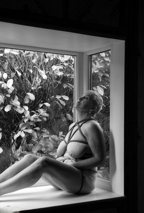 nonna sgualdrina arte erotica Immagine