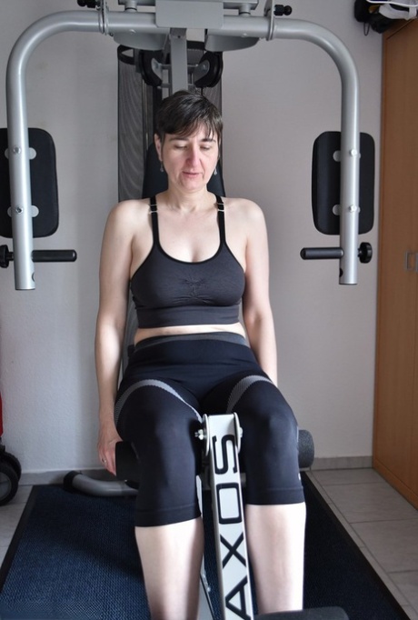 mature yoga pants art porn archive