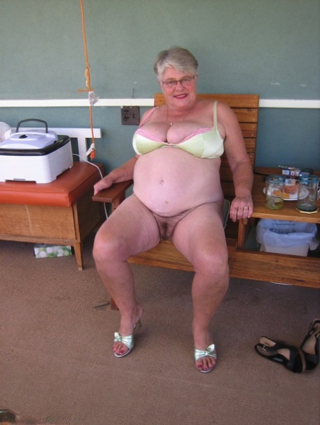 abuela gorda y peluda caliente archivo