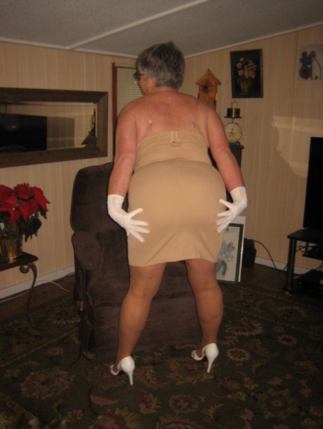 abuela mayor de 70 años arriba caliente imágenes