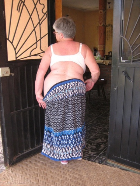 bedstemor afklædning gratis hd img