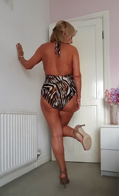 Lorna Blu pornstar top pictures
