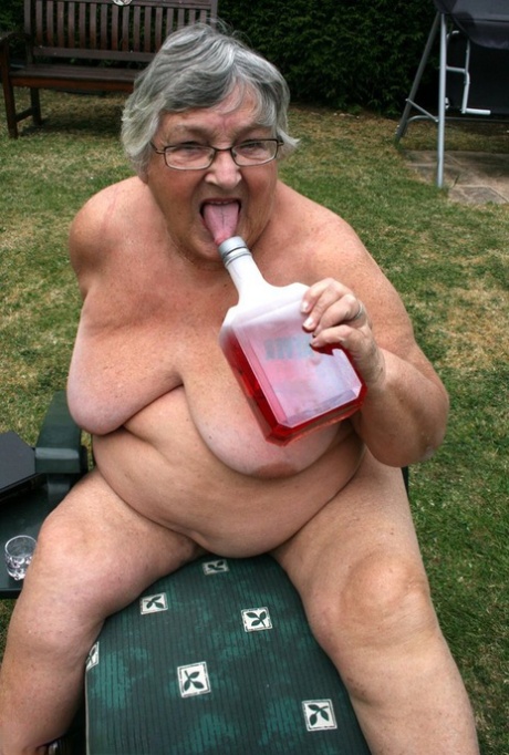 ssbbw granny sexy naked gallery