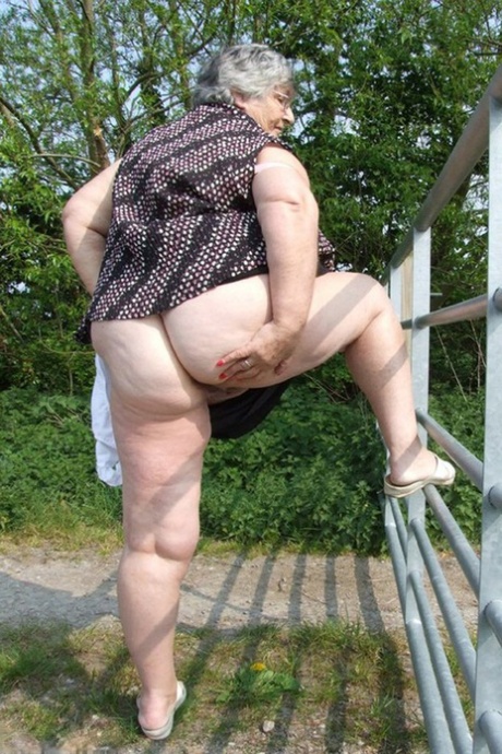 fat ass granny adult galleries