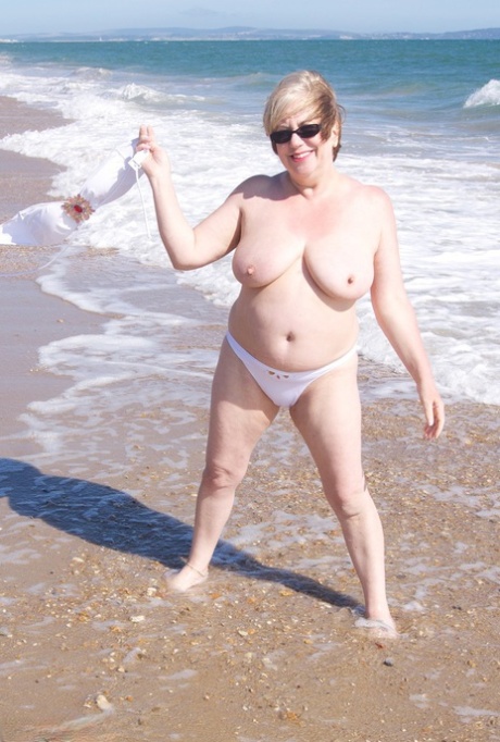 granny beach nice img