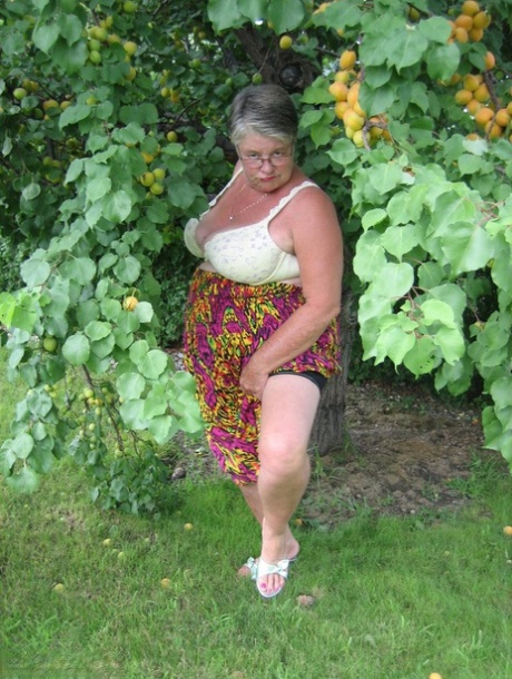 granny skirt xxx pic