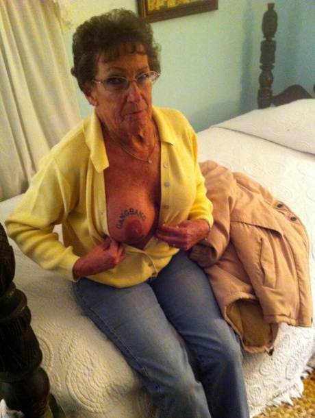 abuela desvistiéndose hd xxx imágenes