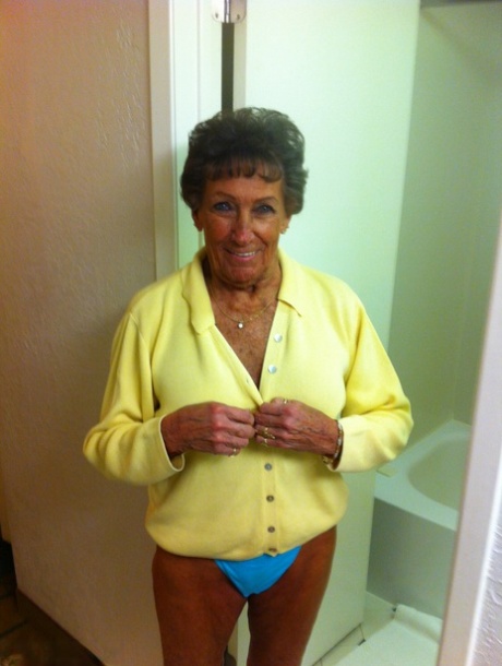 Sandra Ann nude star img
