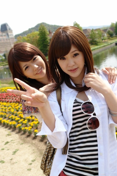 japanese lesbian sexy naked picture