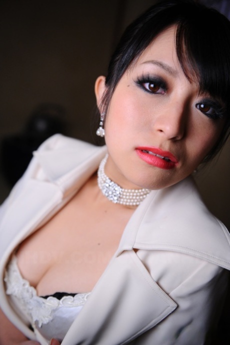 成熟小下垂乳房 藝術色情 畫廊