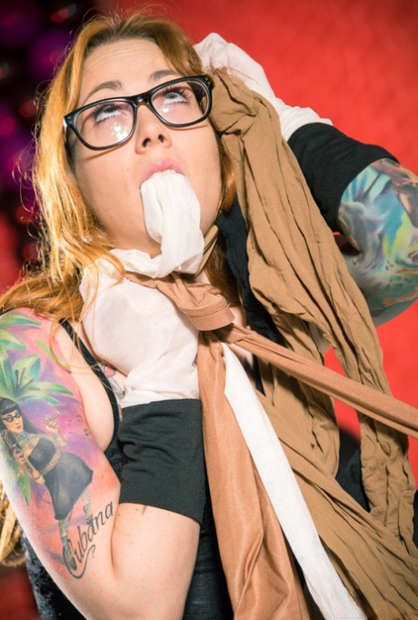 Foxy Sanie sexy star image