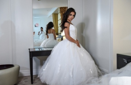 bride nude img