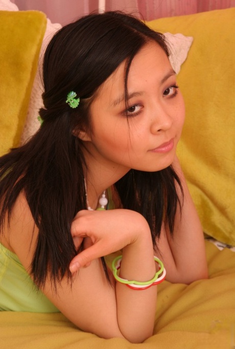 Courtney Sweet erotic actress pic