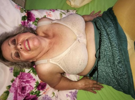 babiččí spodní prádlo sex fotografie