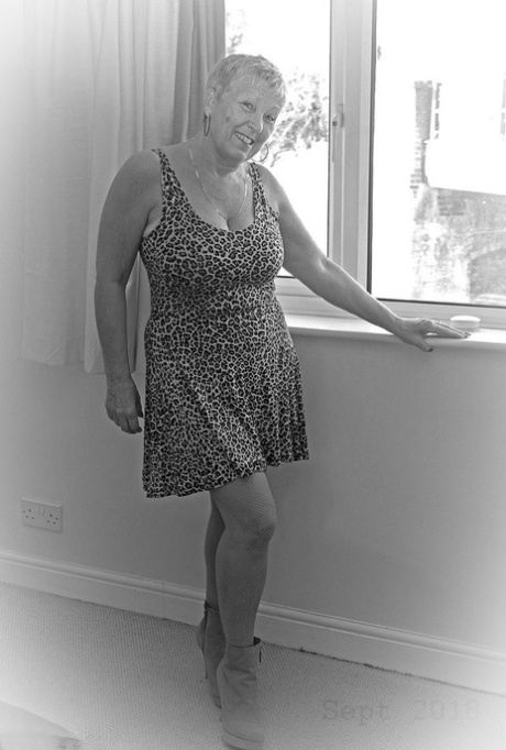 granny skirt naked galleries