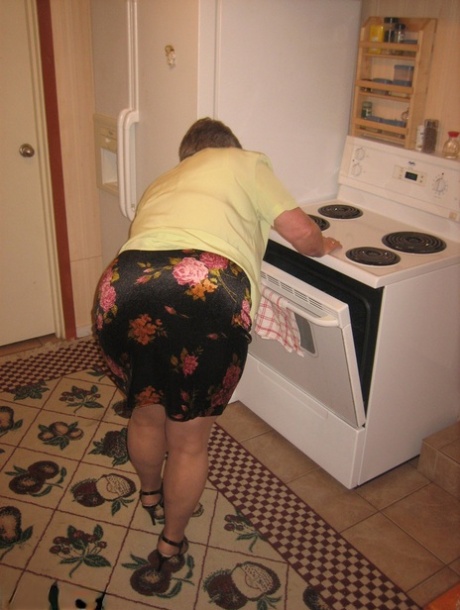 granny skirt free porn archive