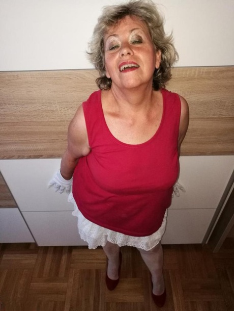 granny skirt sexy nudes pictures