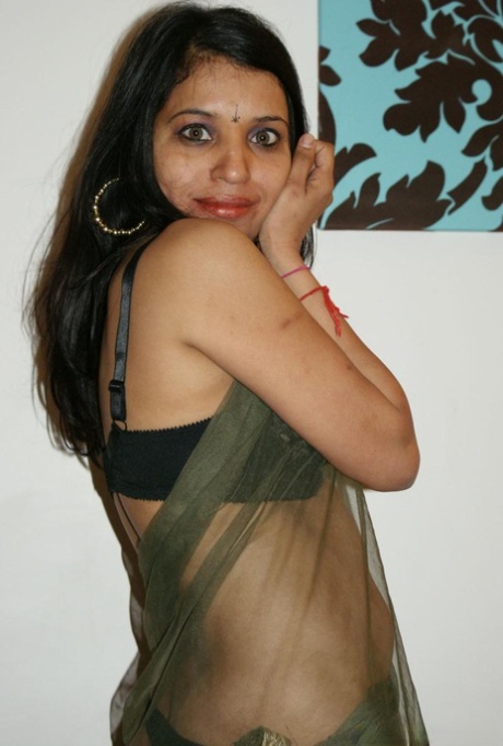 Kavya Sharma erotic model image