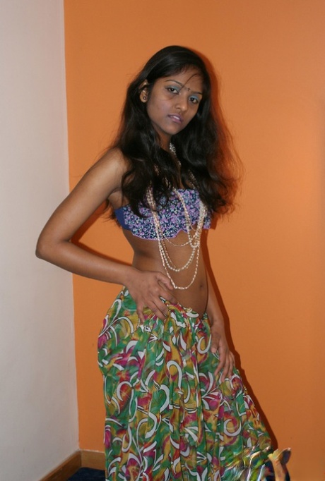 Divya Yogesh hot model img