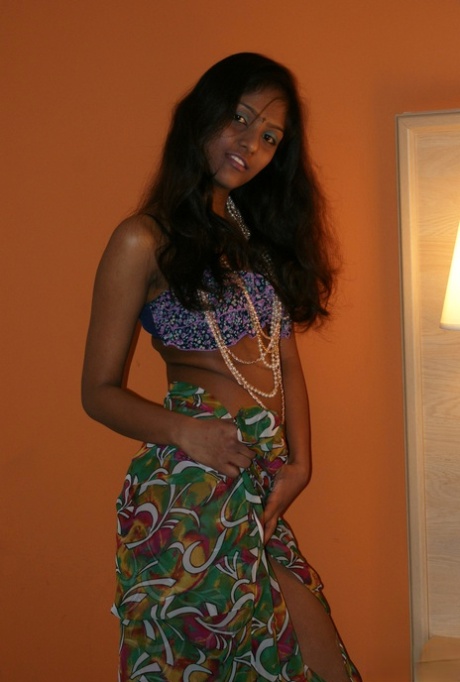 Divya Yogesh star sexy img