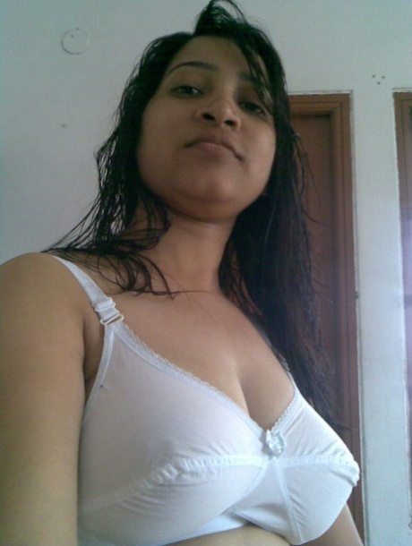 selfie con le tette esclusivo per adulti immagine