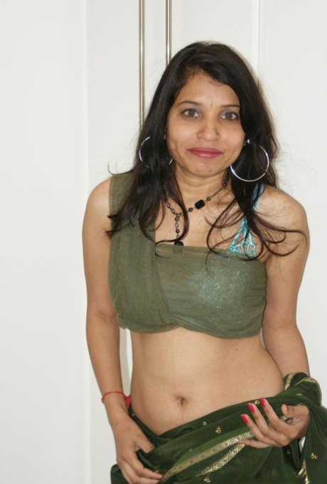 Kavya Sharma model pornographic picture
