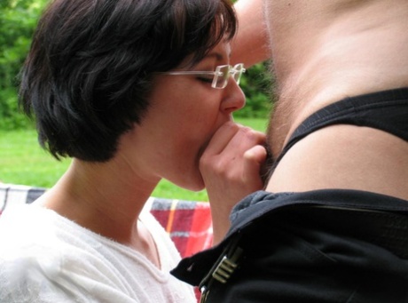 Brille Blowjob hübsche kunst fotos