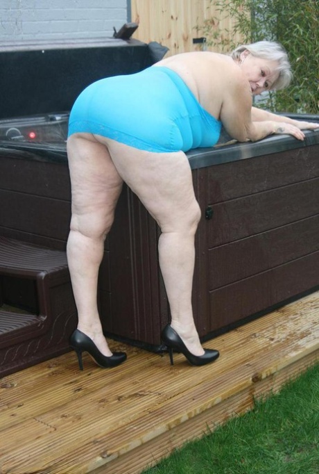 granny skirt hot pics