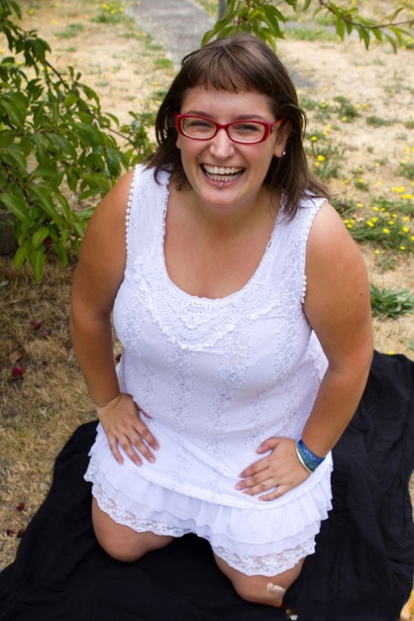 dicke Frau im Freien exklusive schöne bild
