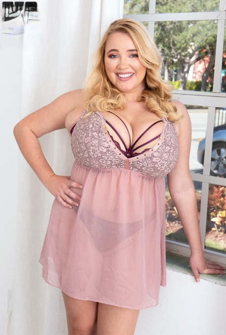 vollbusige Blondine beste sexy galerie