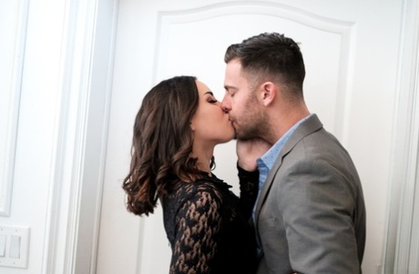 アジア人のキス 無料セクシー 画像