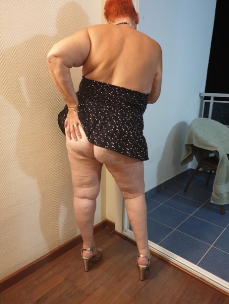 oma upskirt hd-seks galerij